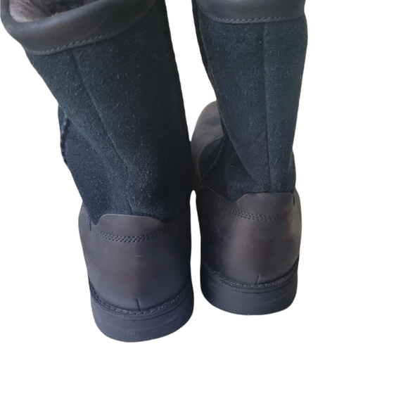 Mens UGG winter boots. - Picture 2 of 6